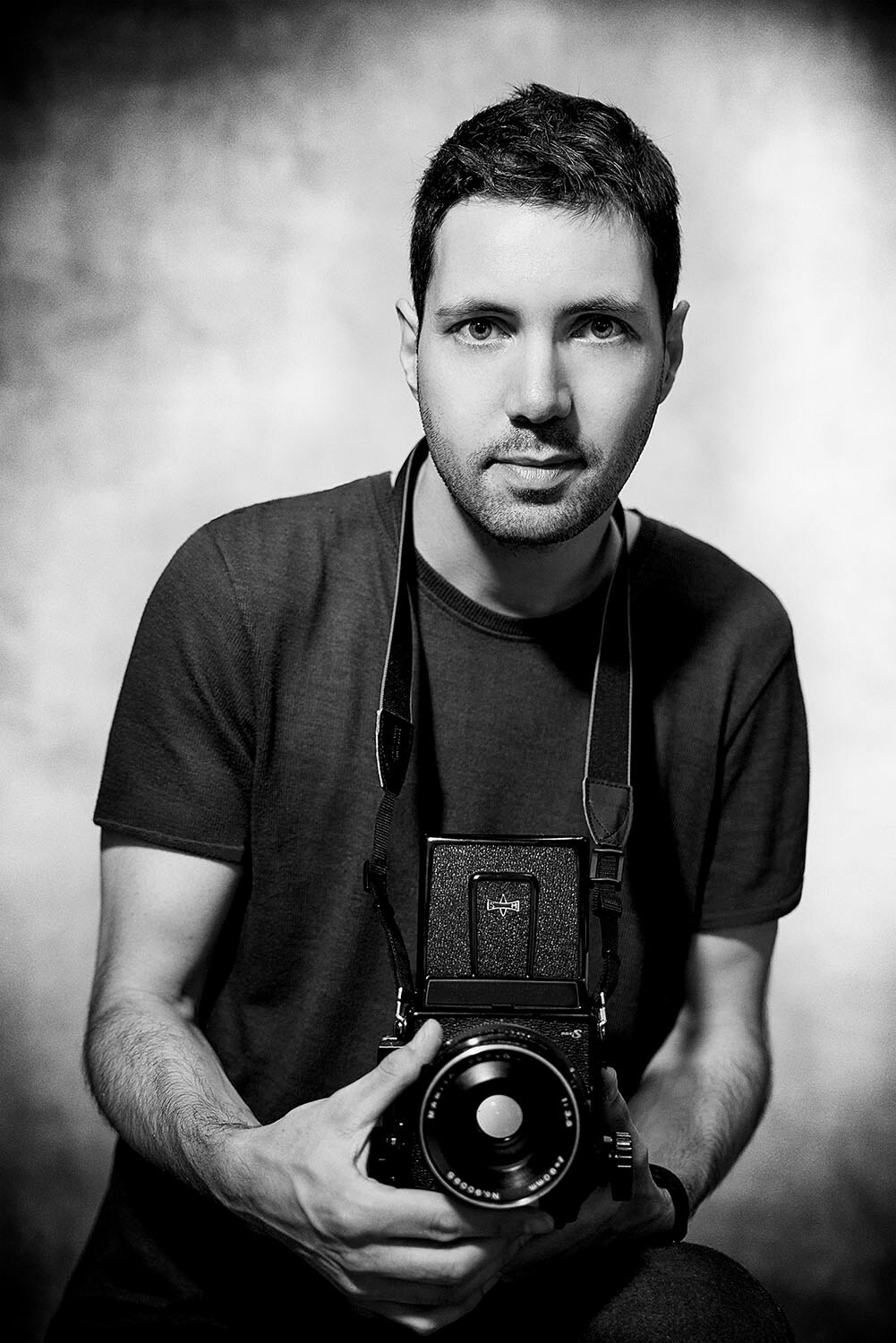 Portrait de Benjamin Etchegaray, photographe publicitaire à Paris